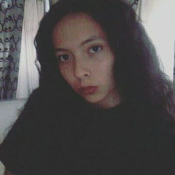 Meet your Posher, Cassandra - Picture 1 of 1